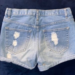 FOREVER 21 RIPPED DENIM SHORTS SIZE 27